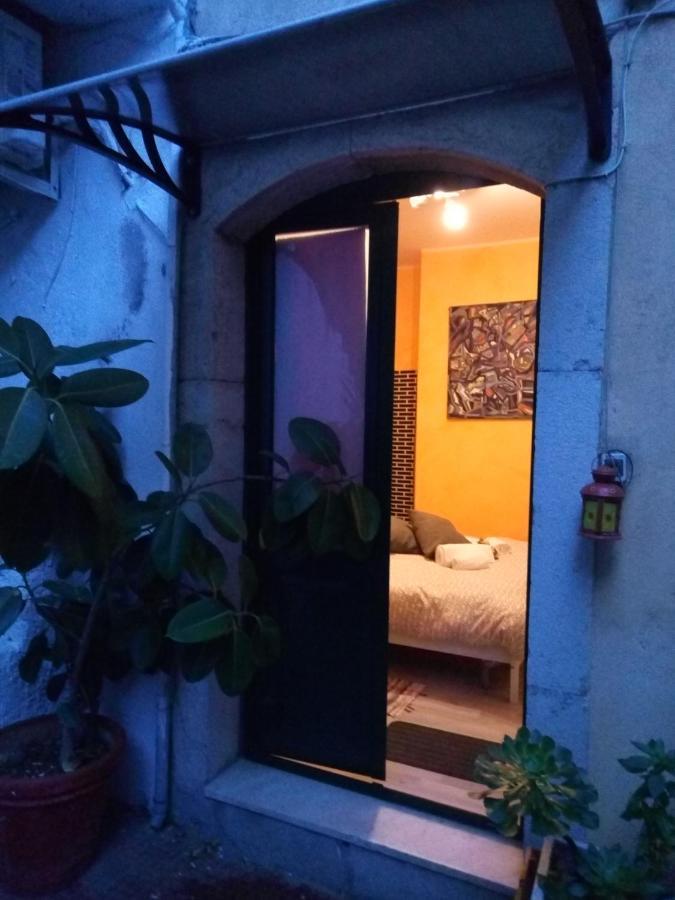 "Private Room" Stanza Privata With Private Bathroom - Shared Kitchen And Beautiful Terrace On Taormina Center Hostel Taormina Exterior foto